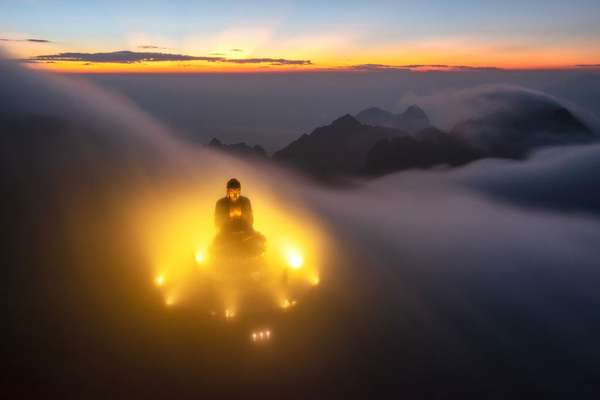 Linh thiêng dáng chùa Việt nơi nóc nhà Đông Dương