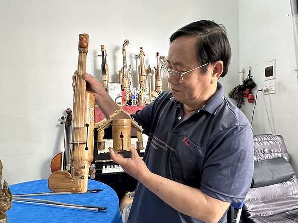 Độc đáo cây đàn violon bằng tre đi vào kỷ lục Việt Nam