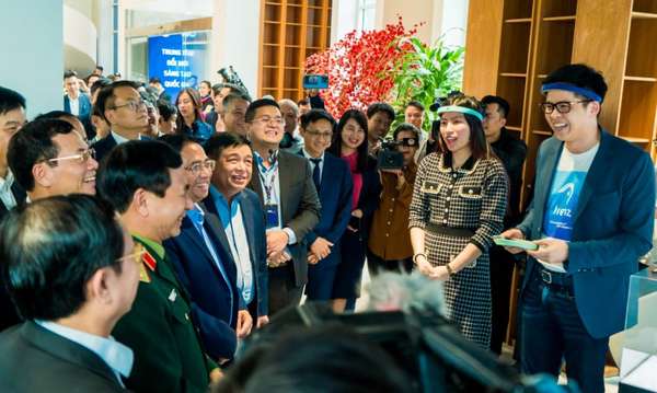 Thủ tướng Phạm Minh Chính thăm và làm việc tại Trung tâm Đổi mới sáng tạo quốc gia