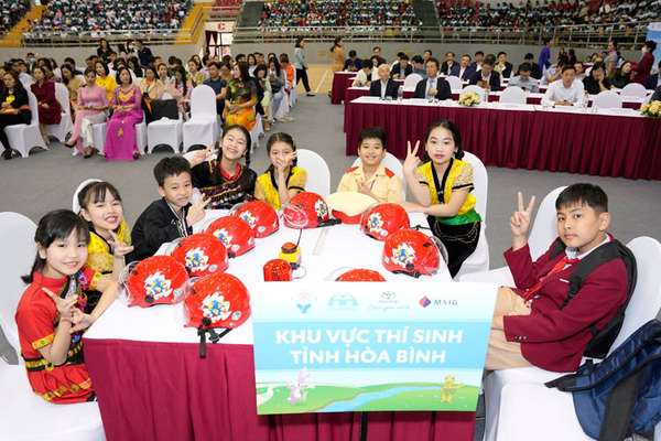 Toyota Việt Nam góp phần nâng cao ý thức an toàn giao thông cho thế hệ trẻ