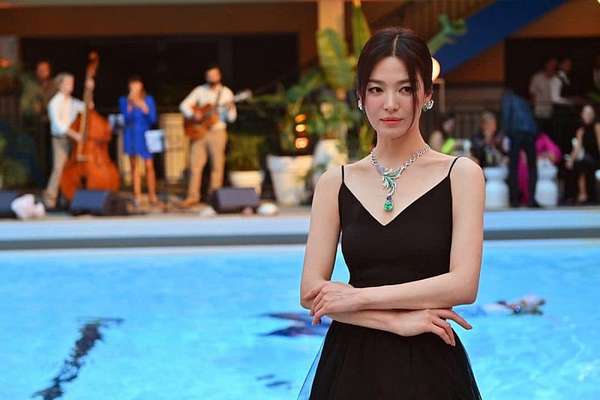Song Hye Kyo lọt top nhận nhiều tin giả khiến người hâm mộ bức xúc