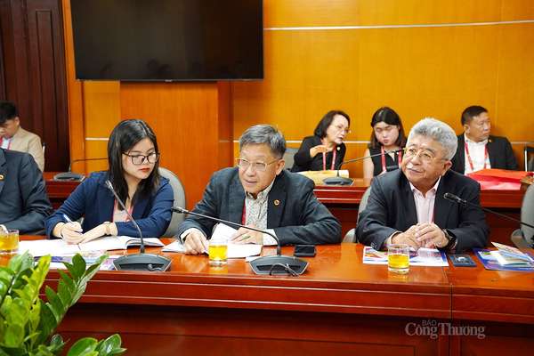 Thúc đẩy hoạt động hợp tác kinh tế, thương mại Việt Nam - Singapore