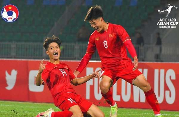 HLV Troussier triệu tập 4 cầu thủ U20 lên đội tuyển U23 Việt Nam