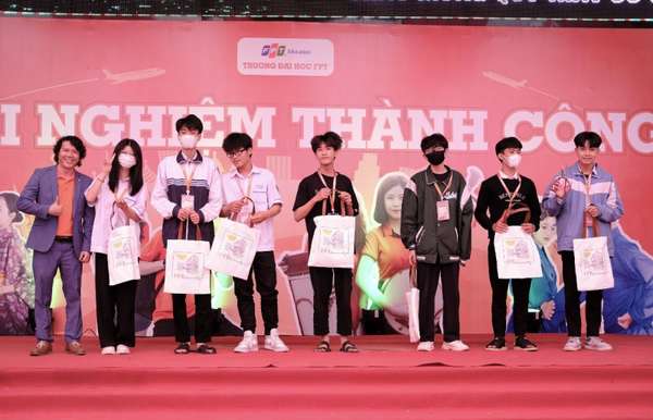 Hơn 1.000 học sinh Quảng Bình tham gia ngày hội trải nghiệm và tư vấn hướng nghiệp