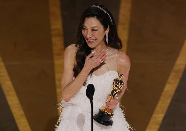 Dương Tử Quỳnh trở thành diễn viên châu Á đầu tiên thắng giải Oscar 2023