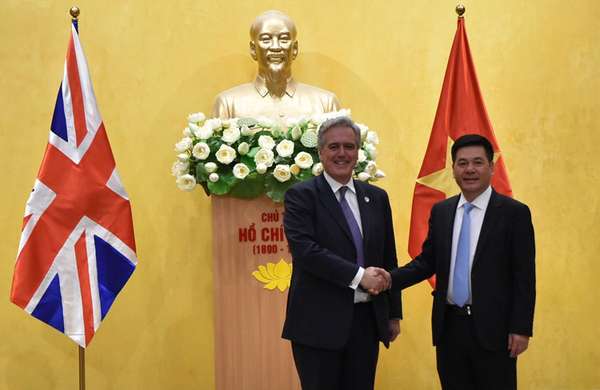 Bộ trưởng Nguyễn Hồng Diên tiếp Đặc phái viên Thương mại của Thủ tướng Anh