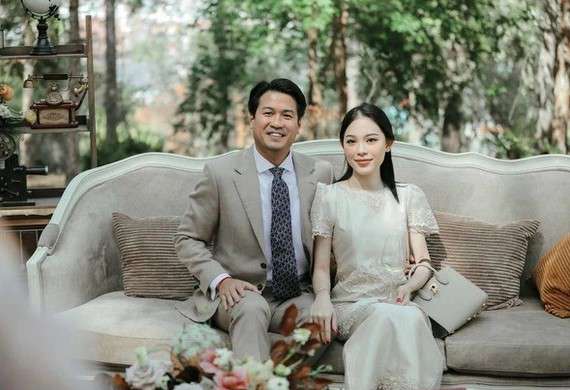 Linh Rin - Phillip Nguyễn đã hé lộ thiệp cưới, ấn định ngày cưới trong cuối tháng 3 này