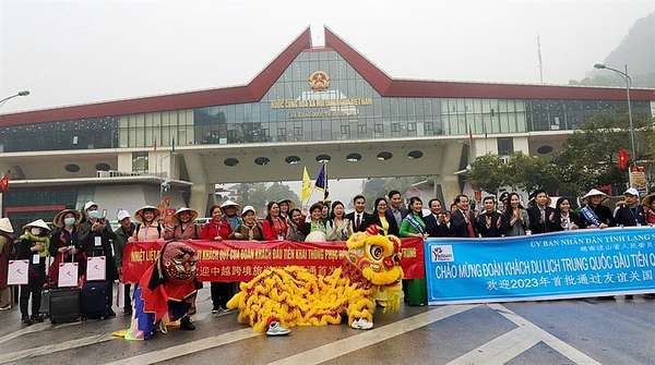 Lạng Sơn: Hơn 124 khách du lịch Trung Quốc nhập cảnh Cửa khẩu quốc tế Hữu Nghị