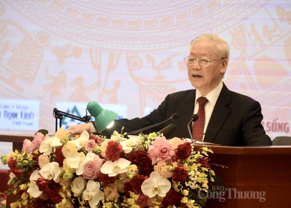 Tổng Bí thư dự Lễ Kỷ niệm 60 năm Chủ tịch Hồ Chí Minh gặp mặt đội ngũ trí thức