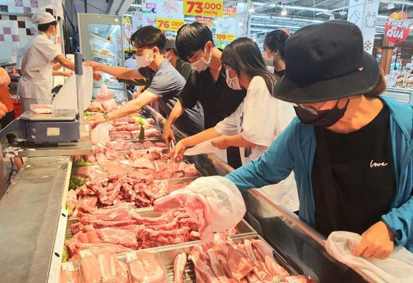 Lào tạm ngừng nhập khẩu, tiêu thụ thịt heo Việt Nam không bị ảnh hưởng