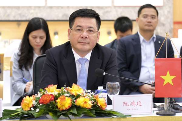 Bộ trưởng Bộ Công Thương Nguyễn Hồng Diên làm việc với Bí thư Tỉnh ủy Vân Nam, Trung Quốc