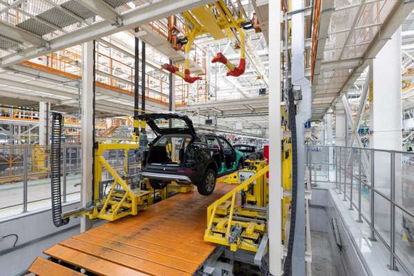 Ứng dụng tự động hóa tạo ra bước đột phá trong ngành sản xuất – lắp ráp ô tô, xe máy và nhiều ngành sản xuất khác