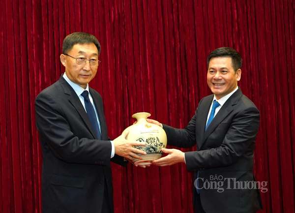 Bộ Công Thương và Khu tự trị dân tộc Choang Quảng Tây (Trung Quốc): Tăng cường hợp tác trong tình hình mới