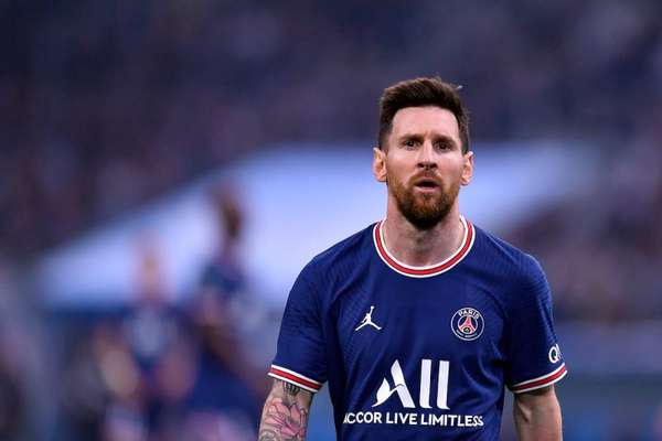 Lionel Messi & PSG: Càng yêu thêm, càng đau thêm