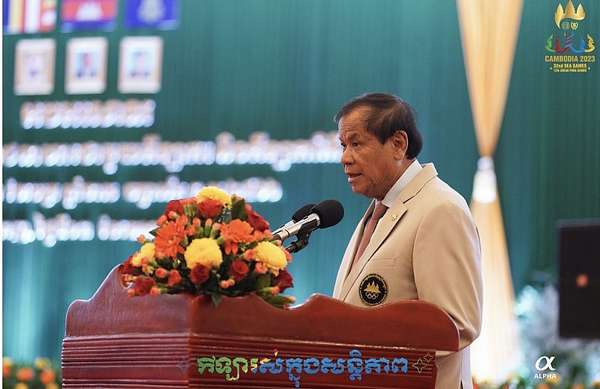 Ông Thong Khon báo cáo tiến độ chuẩn bị cho SEA Games 32 vào ngày 3.4.2023