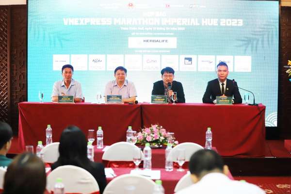 Thừa Thiên Huế: Hơn 10.000 người tham gia chạy VnExpress Marathon Imperial Hue 2023