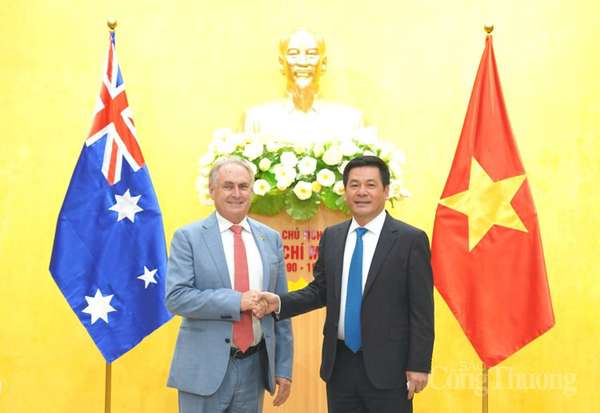 Bộ trưởng Nguyễn Hồng Diên làm việc với Bộ trưởng Thương mại & Du lịch Australia
