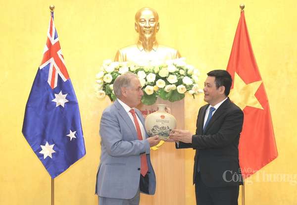 Bộ trưởng Nguyễn Hồng Diên làm việc với Bộ trưởng Thương mại & Du lịch Australia