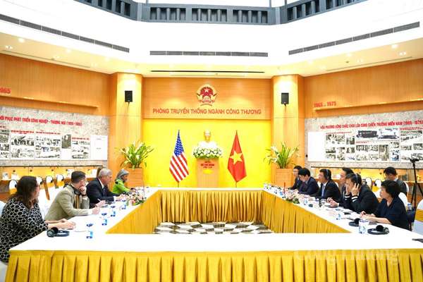 Bộ trưởng Nguyễn Hồng Diên làm việc với Bộ trưởng Bộ Nông nghiệp Hoa Kỳ