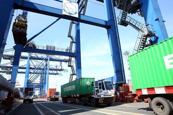 Xuất nhập khẩu của doanh nghiệp FDI đạt 125,56 tỷ USD, giảm 14,2%