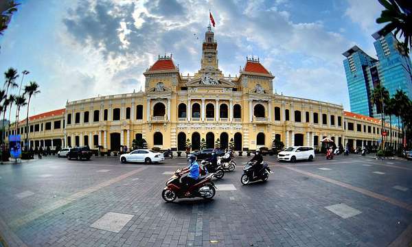 Công trình kiến trúc 114 năm tuổi tại TP. Hồ Chí Minh thu hút khách tham quan