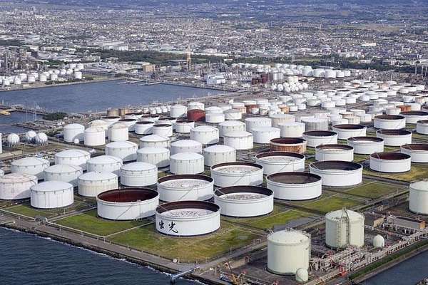 Nhà máy lọc dầu của Idemitsu Kosan Co. ở Ichihara, phía đông Tokyo, Nhật Bản (ảnh: Reuters)