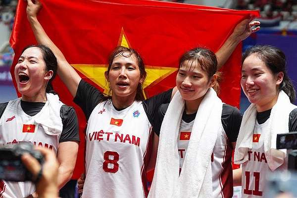 SEA Games 32: Lần đầu tiên bóng rổ nữ Việt Nam giành huy chương vàng