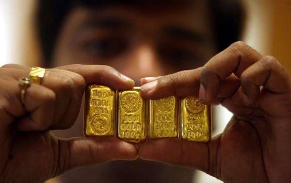 Giá vàng hôm nay 12/5: Thế giới giảm, vàng SJC tăng đạt mốc 67,25 triệu đồng