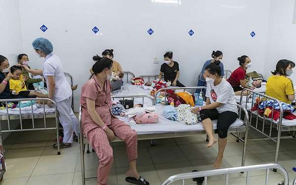 Nghệ An: Nắng nóng oi bức, người lớn sốc nhiệt, trẻ nhỏ nhập viện tăng cao
