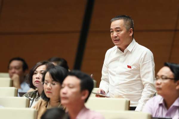 Đại biểu Quốc hội: Việt Nam nên xét công bố hết dịch Covid-19