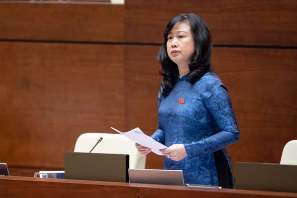 Bộ trưởng Bộ Y tế Đào Hồng Lan phát biểu tiếp thu, giải trình nội dung đại biểu nêu
