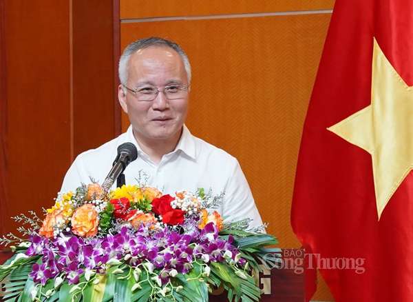 Công bố Quyết định nghỉ hưu với Thứ trưởng Bộ Công Thương Trần Quốc Khánh