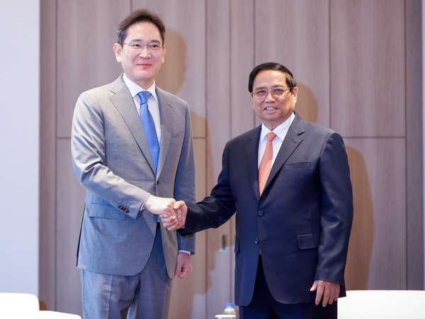 Thủ tướng đề nghị Samsung mở rộng đầu tư, đa dạng hóa chuỗi cung ứng tại thị trường Việt Nam