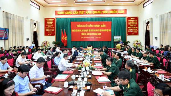 Chủ tịch Quốc hội Trần Thanh Mẫn thăm và làm việc với Đảng ủy - Bộ Tư lệnh Quân khu 9