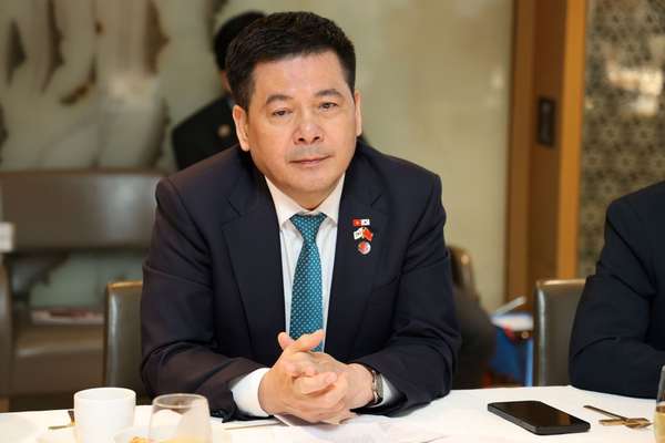 Bộ trưởng Nguyễn Hồng Diên tiếp Chủ tịch Tập đoàn LX International