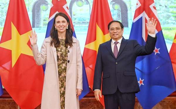 Thủ tướng Phạm Minh Chính chủ trì lễ đón chính thức Thủ tướng New Zealand Jacinda Ardern đến thăm Việt Nam trong 4 ngày.