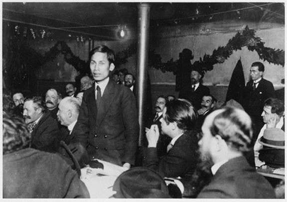Nguyễn Ái Quốc phát biểu tại Đại hội Tours của Đảng Xã hội Pháp, tháng 12-1920