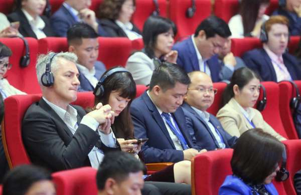 Các nhà đầu tư, đối tác phát triển trong nước và quốc tế tham dự hội nghị (Ảnh Cổng TTĐT Quảng Ninh)