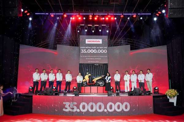 Honda Việt Nam đón chiếc xe máy thứ 35 triệu tại nhà máy Vĩnh Phúc