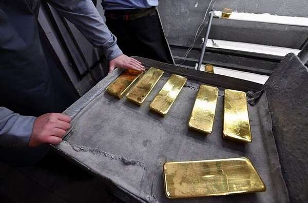 Giá vàng hôm nay 19/4: Vàng SJC quay đầu giảm nhẹ xuống mốc 67,1 triệu đồng