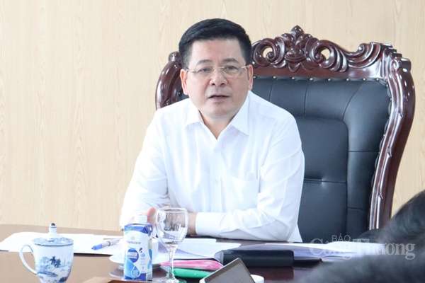 Bộ trưởng Nguyễn Hồng Diên làm việc với Đoàn thanh tra chuyên ngành về điện