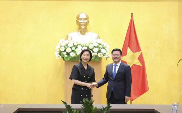 Bộ trưởng Nguyễn Hồng Diên tiếp Đại sứ Hàn Quốc Oh Young Ju