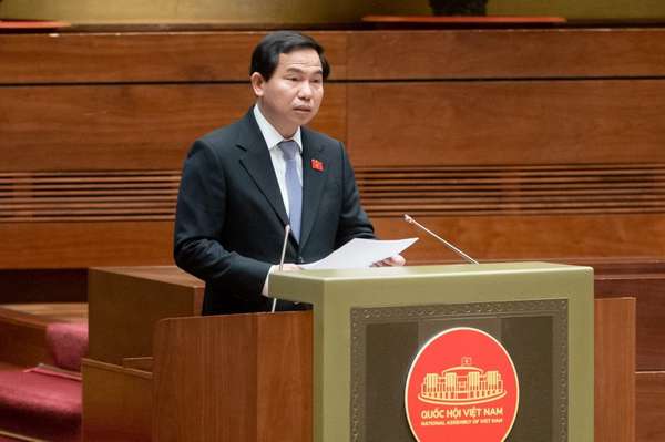 Chủ nhiệm Ủy ban Tài chính, Ngân sách của Quốc hội Lê Quang Mạnh trình bày Báo cáo giải trình, tiếp thu, chỉnh lý dự thảo Luật Đấu thầu (sửa đổi)