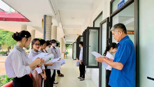 Quảng Bình - Quảng Trị: Các thí sinh bước vào môn đầu Kỳ thi THPT quốc gia