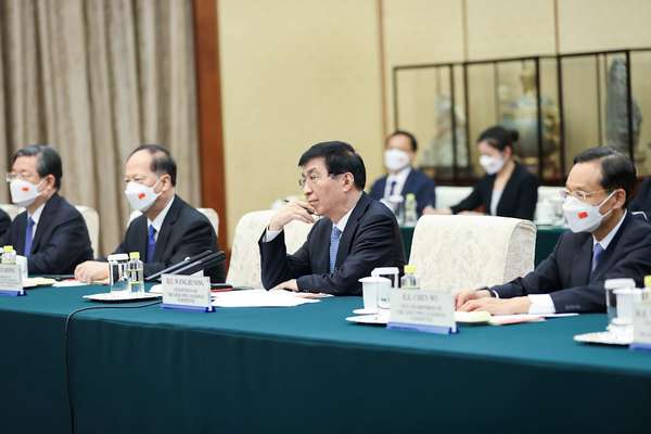Thủ tướng Phạm Minh Chính hội kiến Chủ tịch Chính hiệp toàn quốc Trung Quốc Vương Hộ Ninh