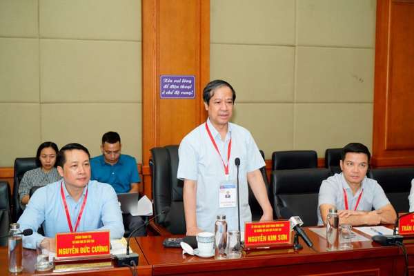 Bộ trưởng Bộ Giáo dục và Đào tạo Nguyễn Kim Sơn bày tỏ mong muốn Ban Chỉ đạo thi thành phố Hải Phòng hoàn thành thật tốt nhiệm vụ được giao.