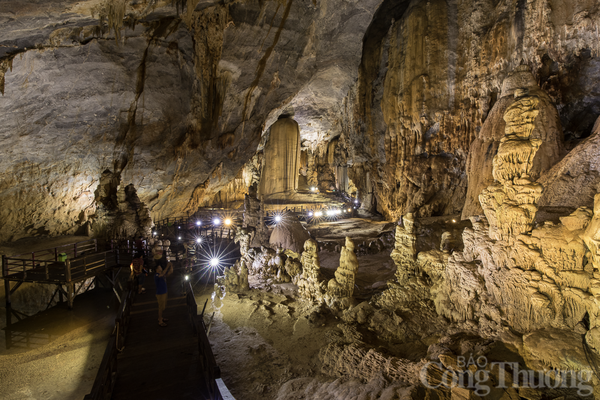 Khám phá vẻ đẹp kỳ vĩ của hang động dài nhất Châu Á