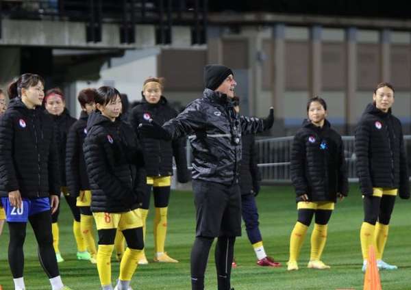 Huấn luyện viên Park Hang Seo nhắn nhủ đặc biệt tới tuyển nữ Việt Nam