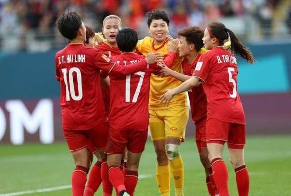 Đội tuyển nữ Việt Nam lại 