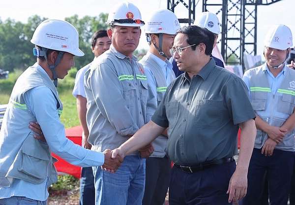 Thủ tướng Phạm Minh Chính kiểm tra dự án đường vành đai 3 TP. Hồ Chí Minh tại Long An